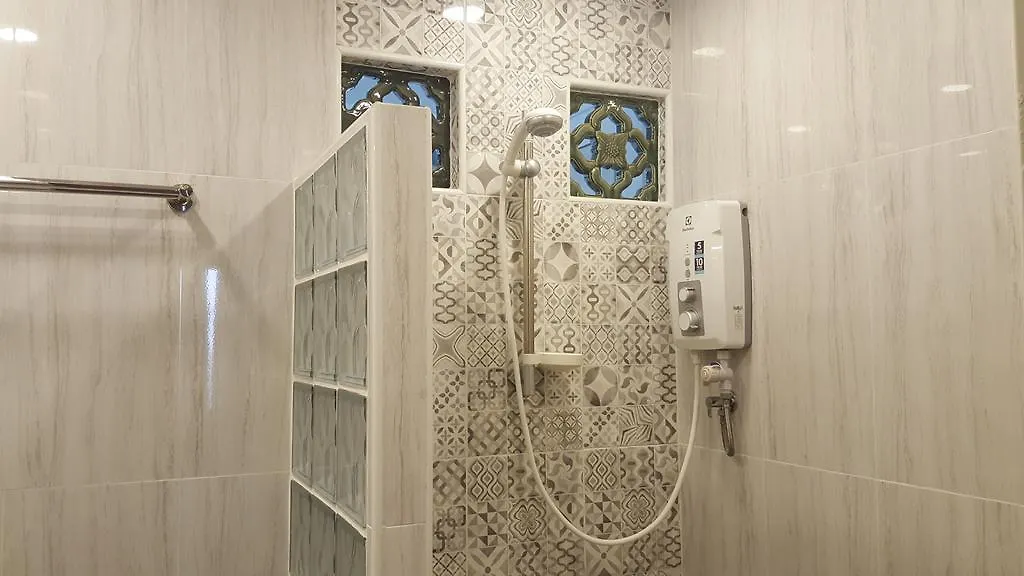 Batu Ferringhi Seaview Apartment